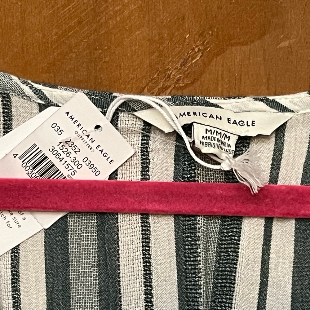 American Eagle top. M - Picture 4 of 6